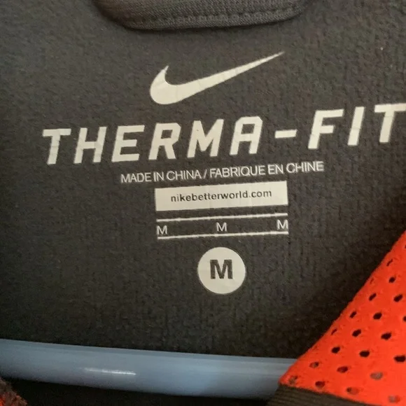Men’s Nike therma-Fit hoodie sweatshirt, size medium - Picture 2 of 2